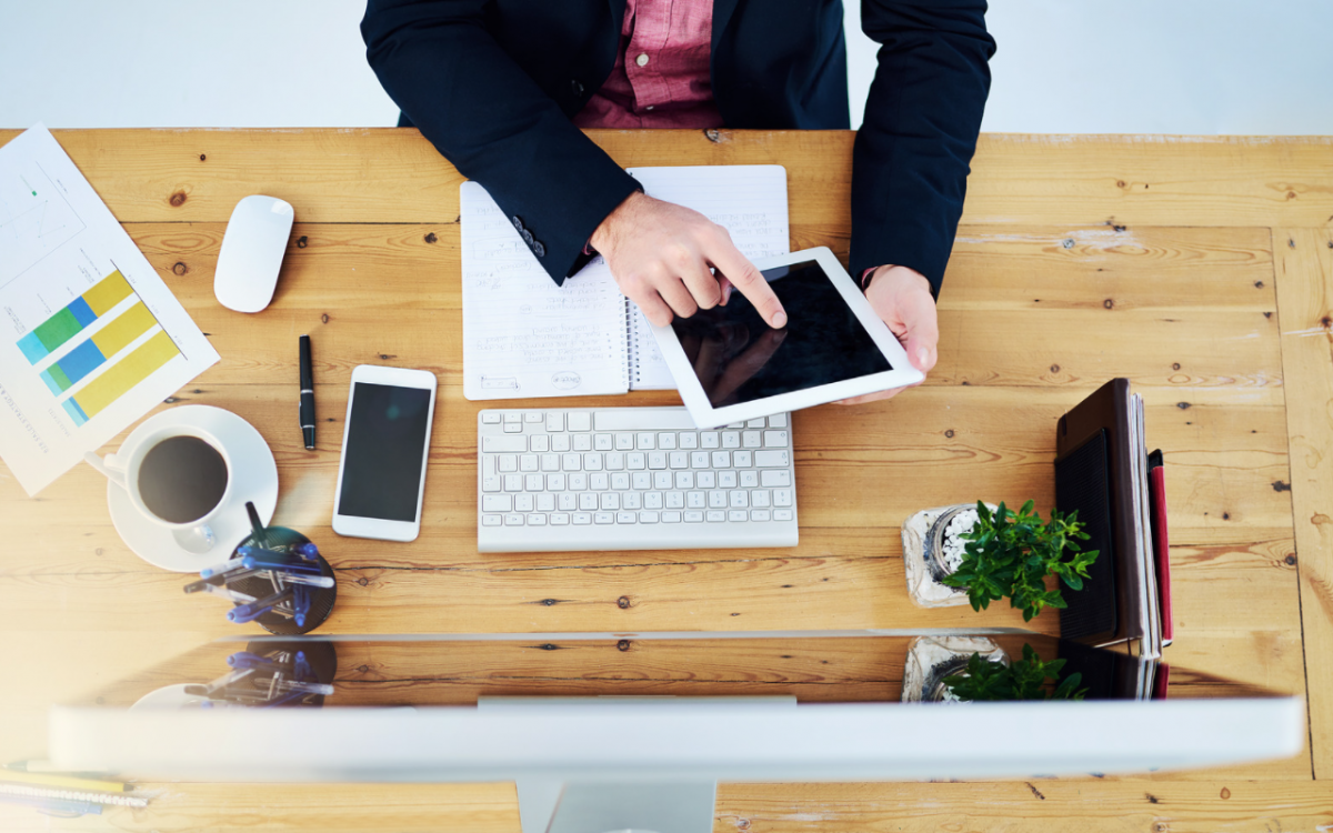 contoh media monitoring